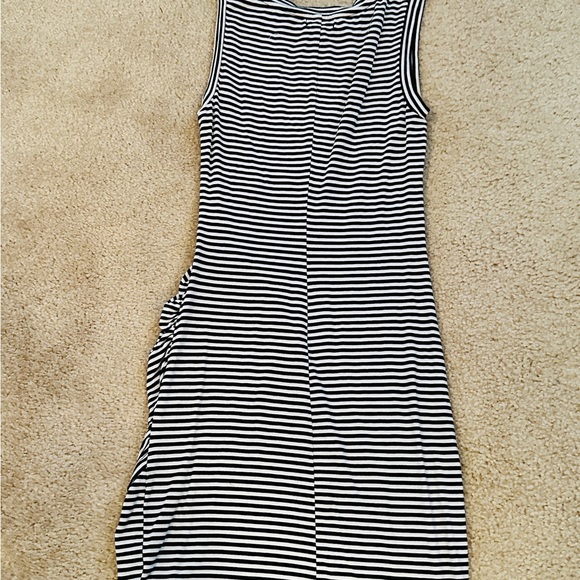 Horizontal Stripe Sleeveless Dress - Picture 5 of 5